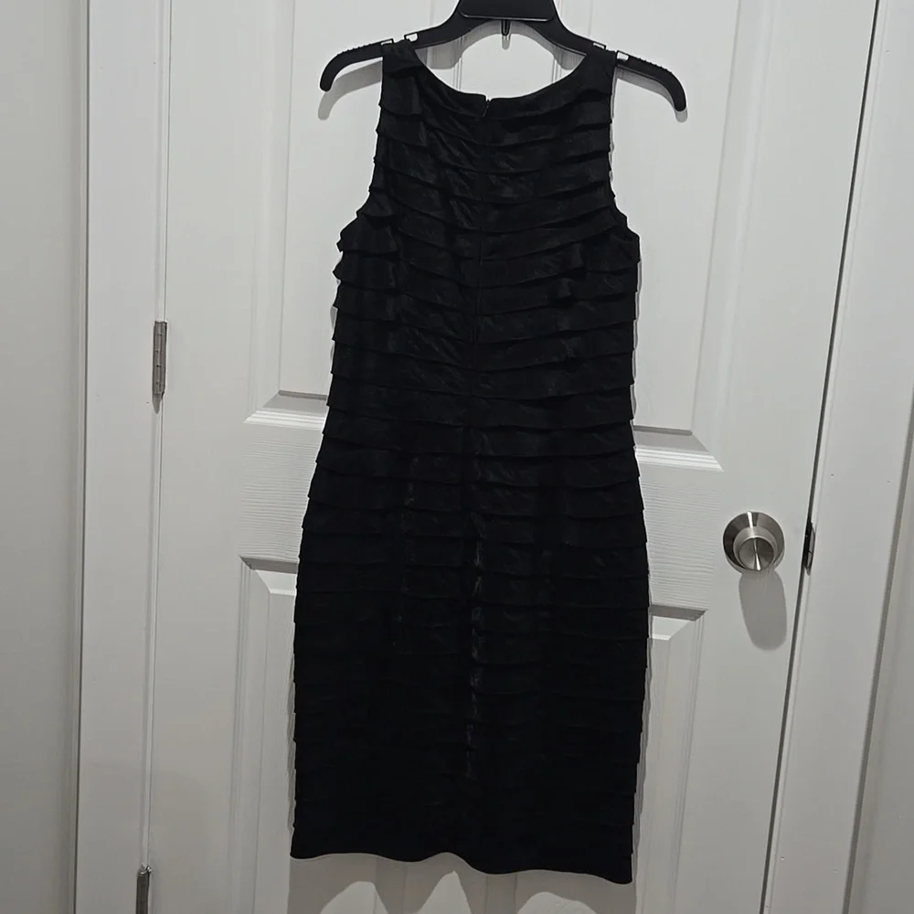 Adrianna Papell collection black fully lined dress beautiful pleated detail 6